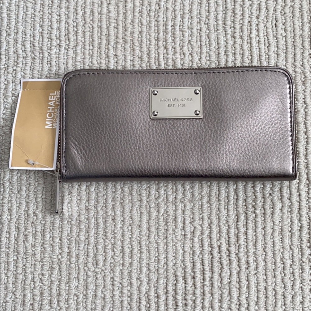 Michael Kors Wallet. Brand New